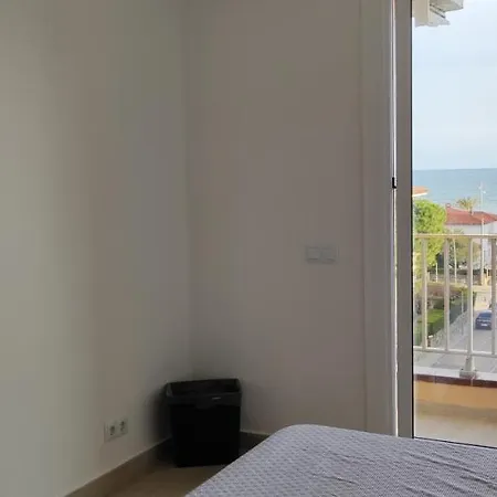 Acogedor estudio en la playa, con vistas al mar, y piscina comunitaria Sant Salvador Exterior foto